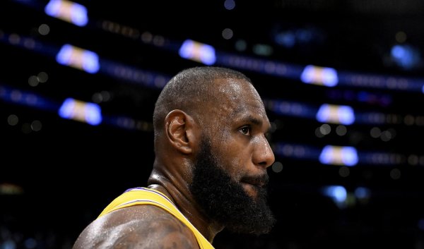 非常谋略 美记：亚马逊一直在积极争取让詹姆斯退役后成他们NBA报道的门面
